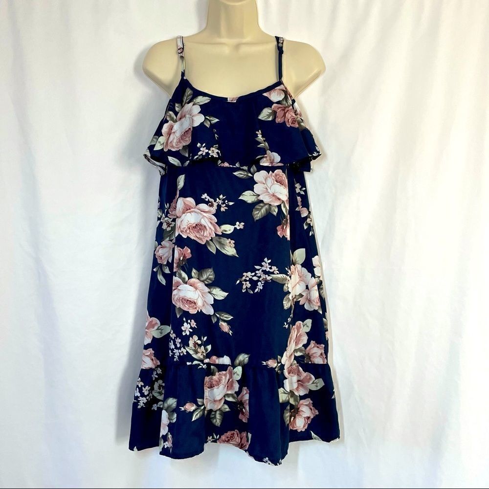 Amy Fashion Women’s Floral dress with cut out shoulders size small